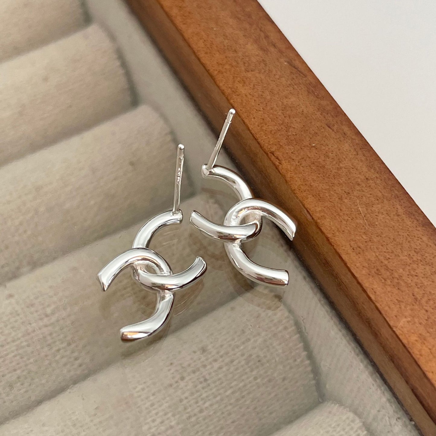 Minimalist Korean-Style Letter-Shaped 925 Sterling Silver Stud Earrings with Plated Finish