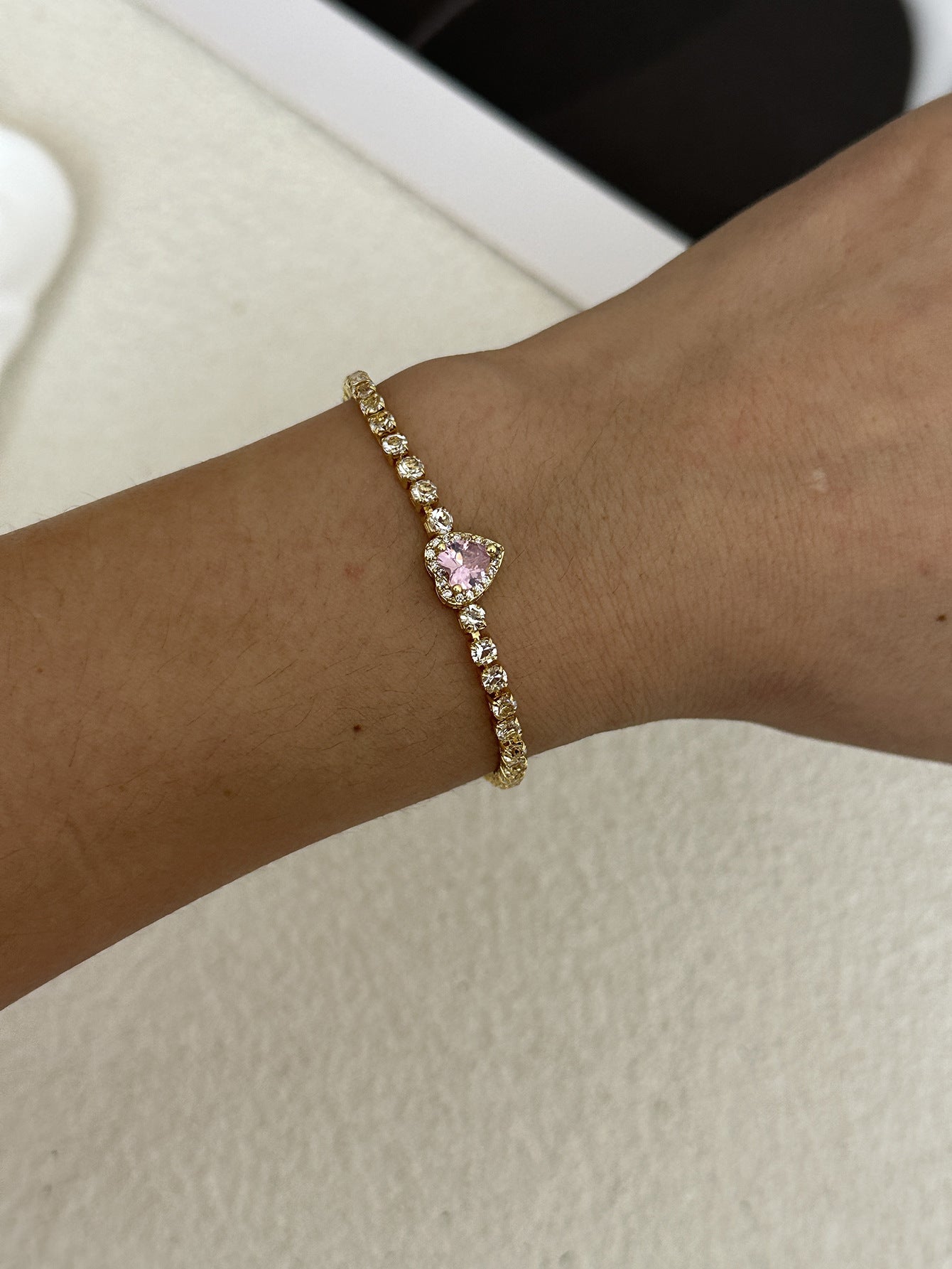Luxury Heart Rhinestone Plated Brass Bracelet with Cable Chain and Clasp for Women