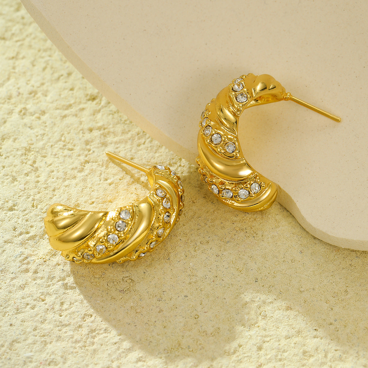 Vintage-Style Horn-Shaped Stainless Steel Ear Studs with Zircon Inlay and Gold Plating for Women