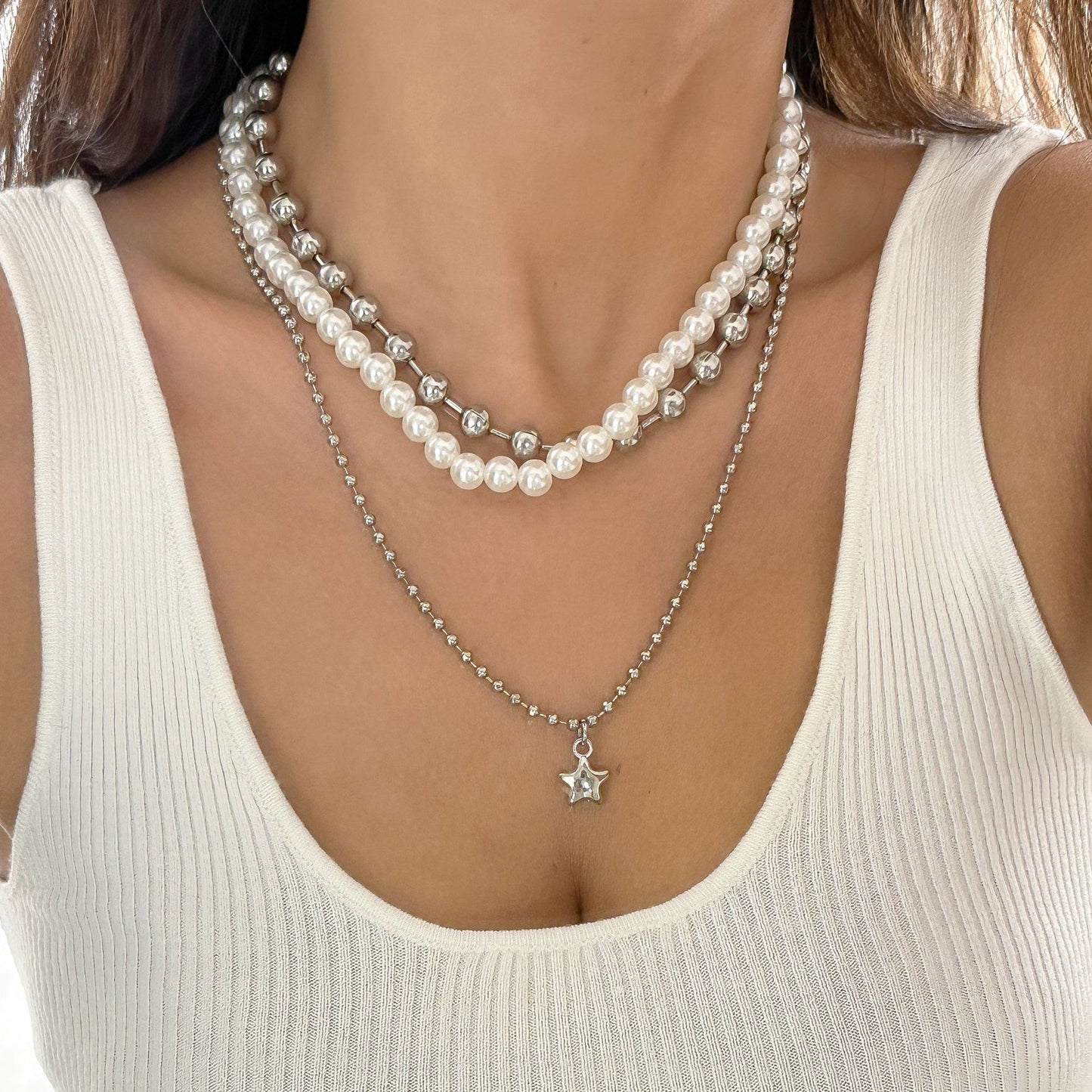 Collana creativa a forma di stella in lega con finitura placcata per donna, collana con pendente a strati in stile bohémien con perle e perline