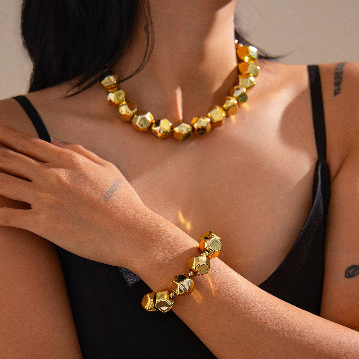 Minimalist Geometric Plated Resin Beaded Necklace with Alloy Pendant for Women