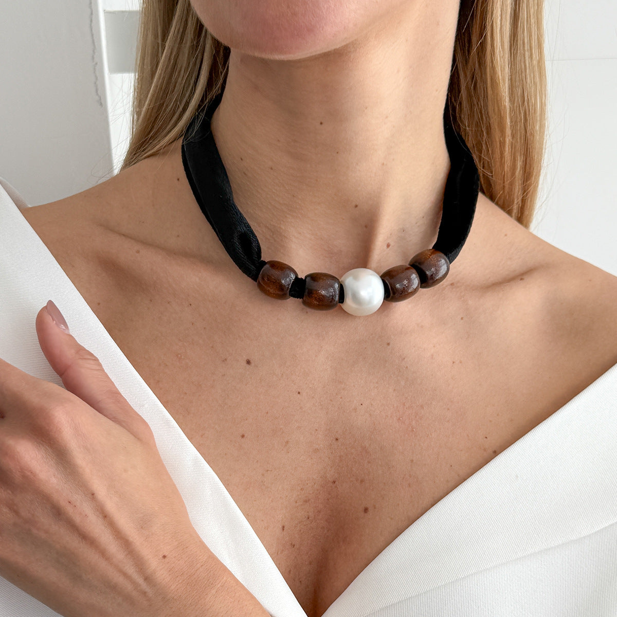 Luxury Elegant Round Wood Bead Imitation Pearl Necklace for Women