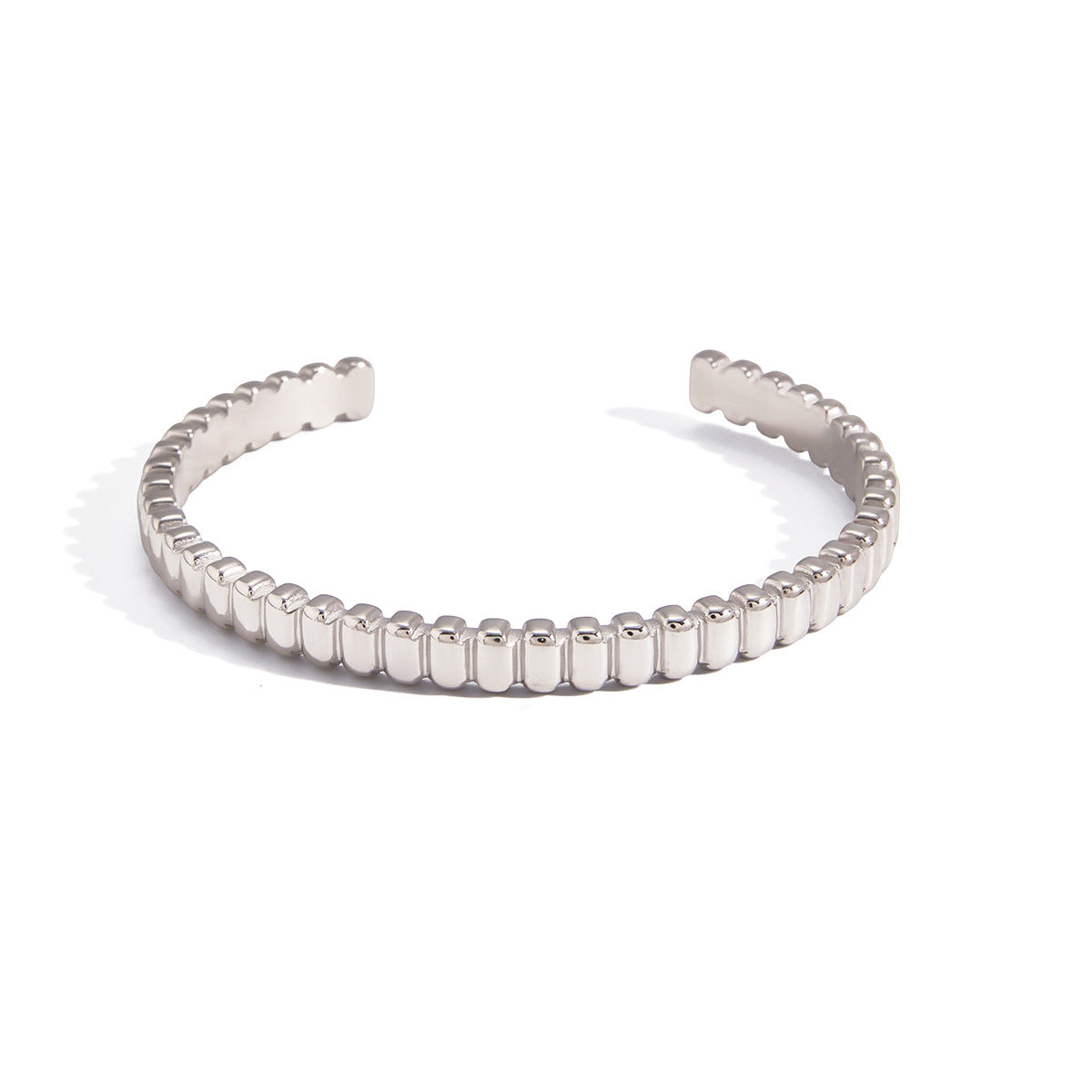 Pulsera abierta minimalista texturizada de acero inoxidable chapado para mujer