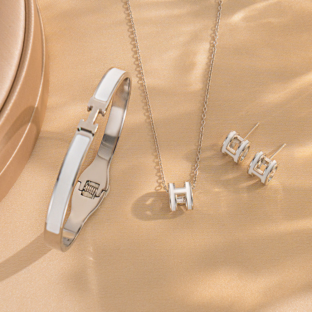 Set Collana da Donna Minimalista con Lettera H Floreale in Acciaio al Titanio con Catena a O