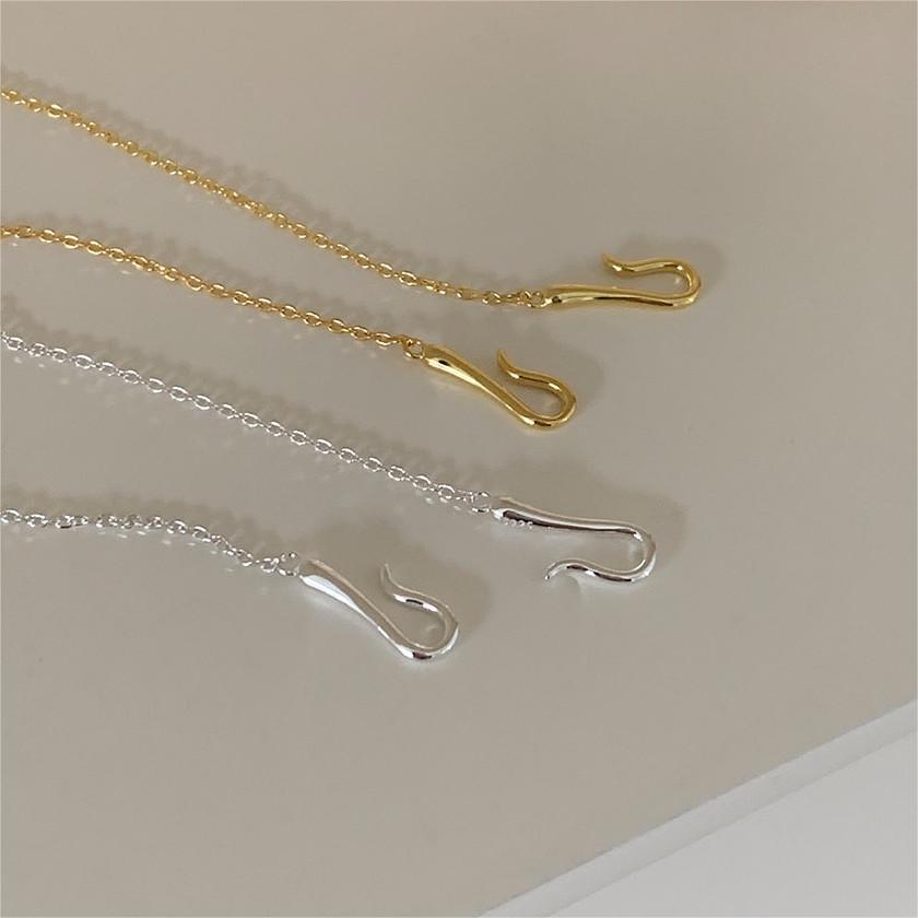 Collar con colgante geométrico minimalista de plata de ley 925 con delicado cierre de gancho