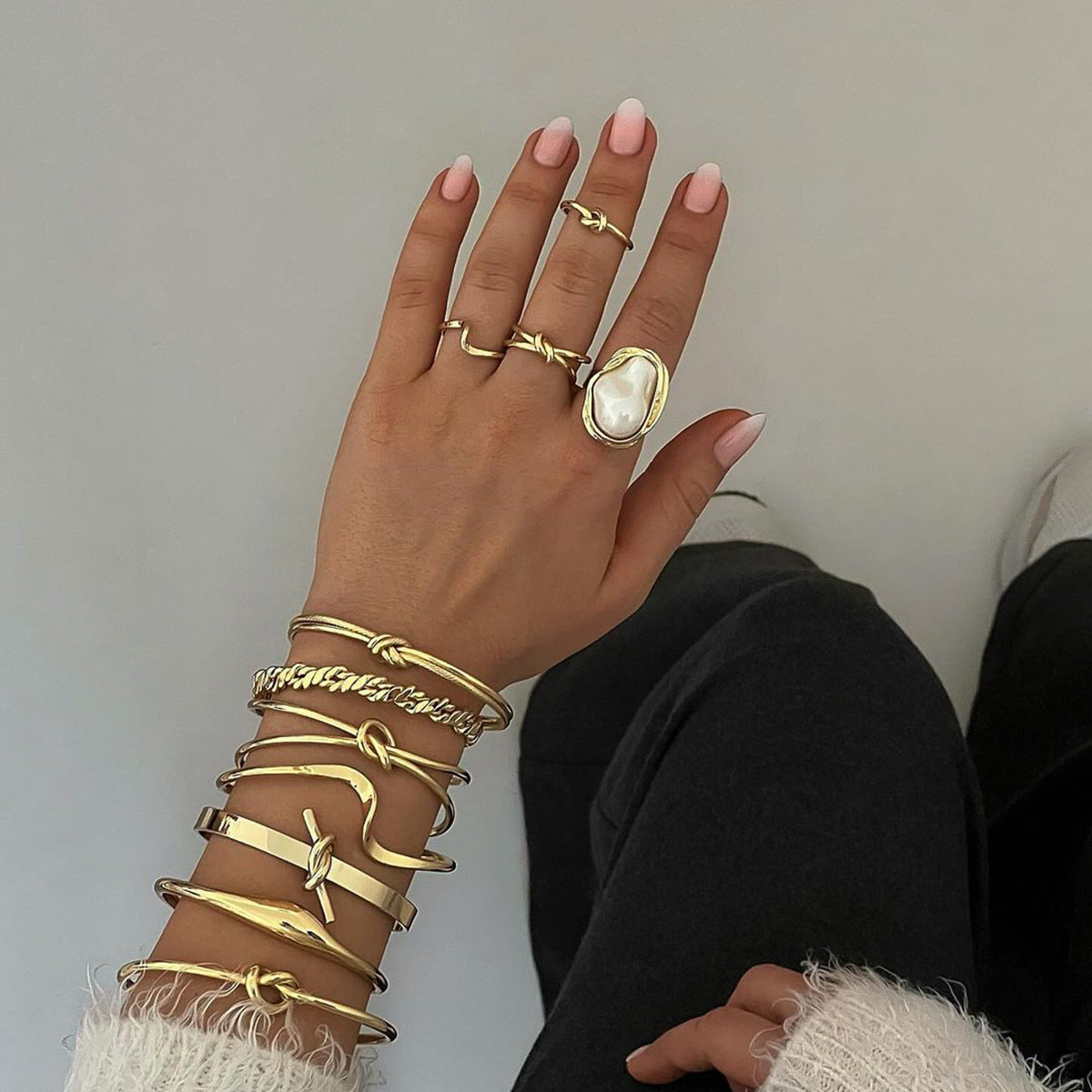 Geometric Stainless Steel Ring with Imitation Pearl Inlay Plated for Women Fashionable Minimalist Statement Ring