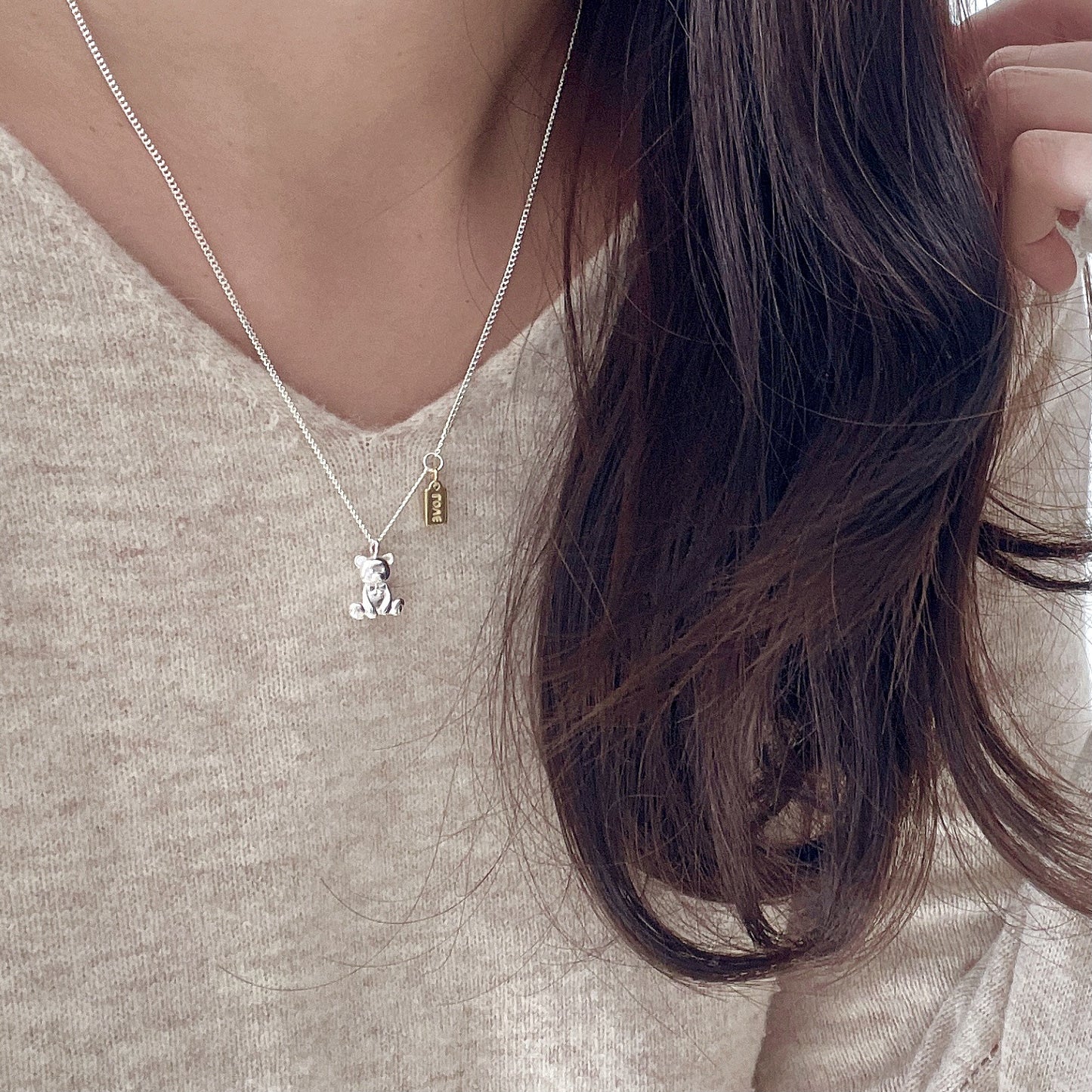 Collar con Colgante de Oso Minimalista Vintage en Plata de Ley 925 con Diseño Geométrico y Redondo