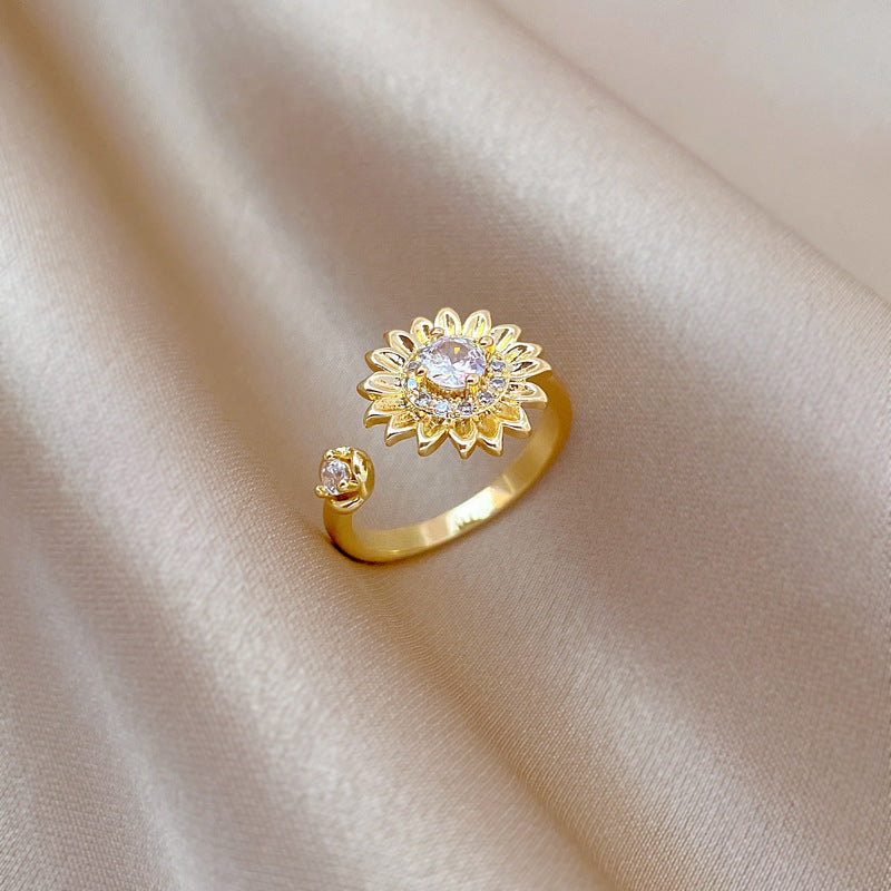 Anello regolabile di lusso a motivo floreale interamente in strass, in ottone con finitura placcata, da donna