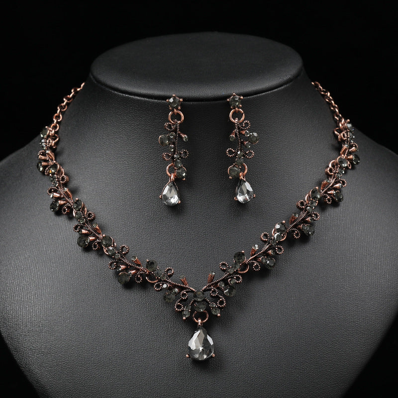Vintage Botanical Leaf and Teardrop Pendant Necklace Set with Alloy Plated O-Chain for Women