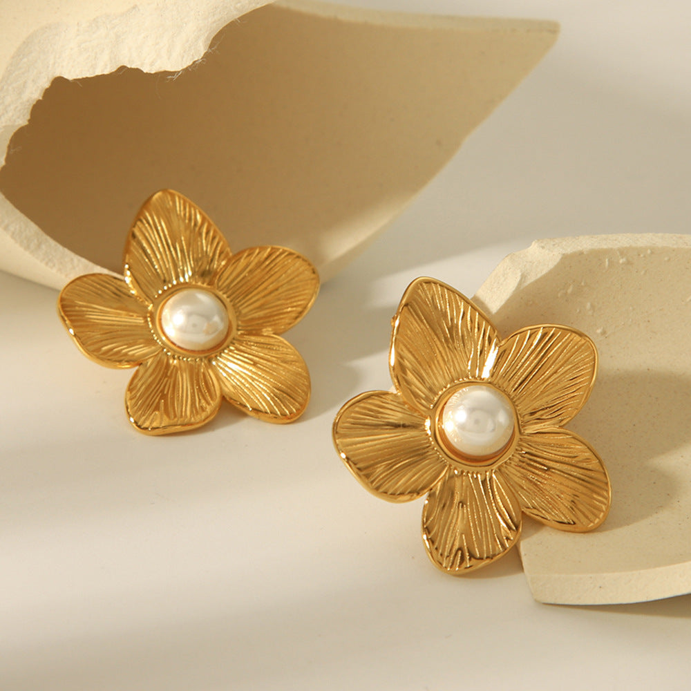 Minimalist Floral-Shaped Titanium Steel Stud Earrings with 18K Gold Plating and Pearl Accents for Women