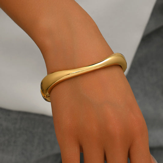 Pulsera de moda geométrica para mujer de aleación con chapado en oro de 18 quilates, diseño de lujo ligero