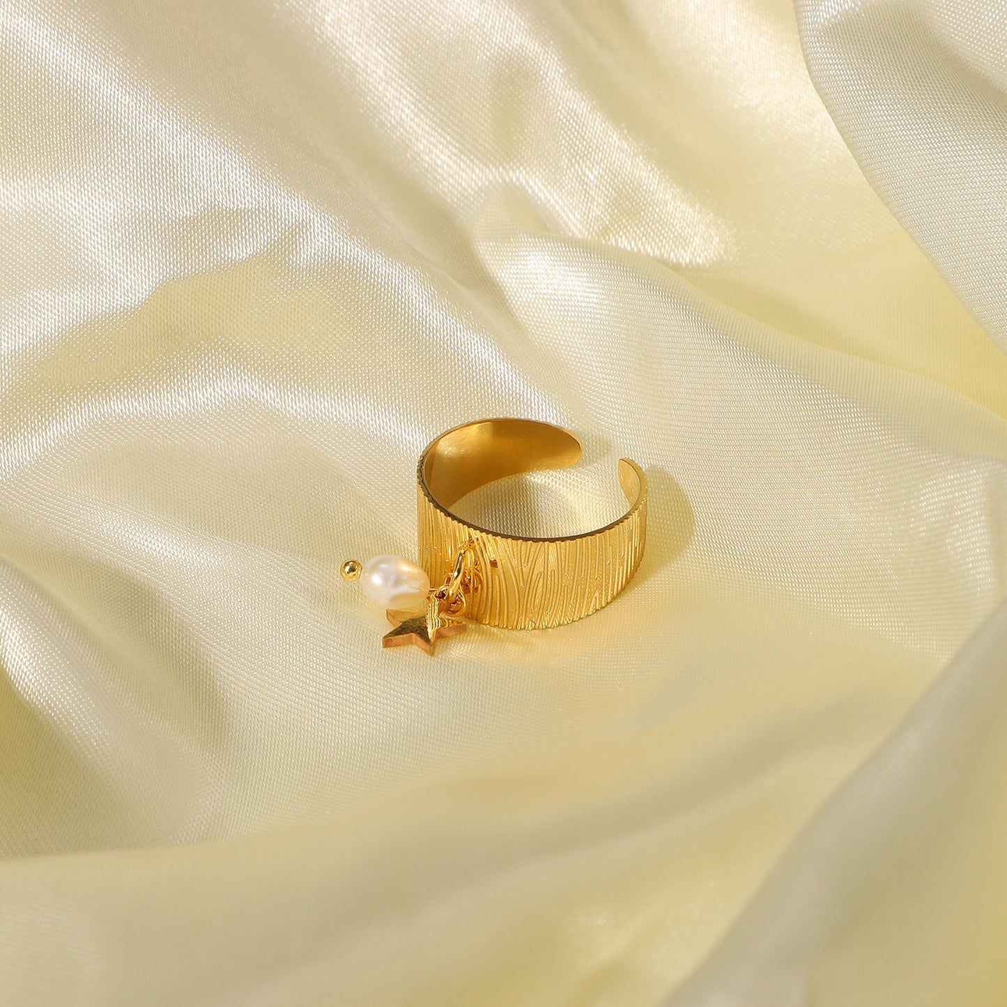 Anello geometrico in acciaio inossidabile con placcatura in oro 18 carati e perla per donna