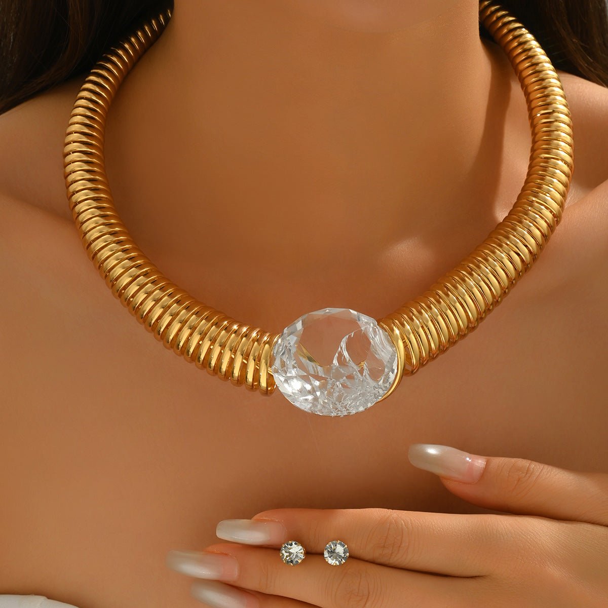 Minimalist Geometric U-Shaped Zinc Alloy Plated Necklace for Women with Diamond Inlay and Clavicle Chain Design
