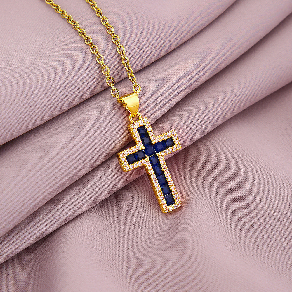 Collana pendente a croce minimalista da donna in rame con placcatura in oro e cristalli di zircone colorati su catena piatta a croce