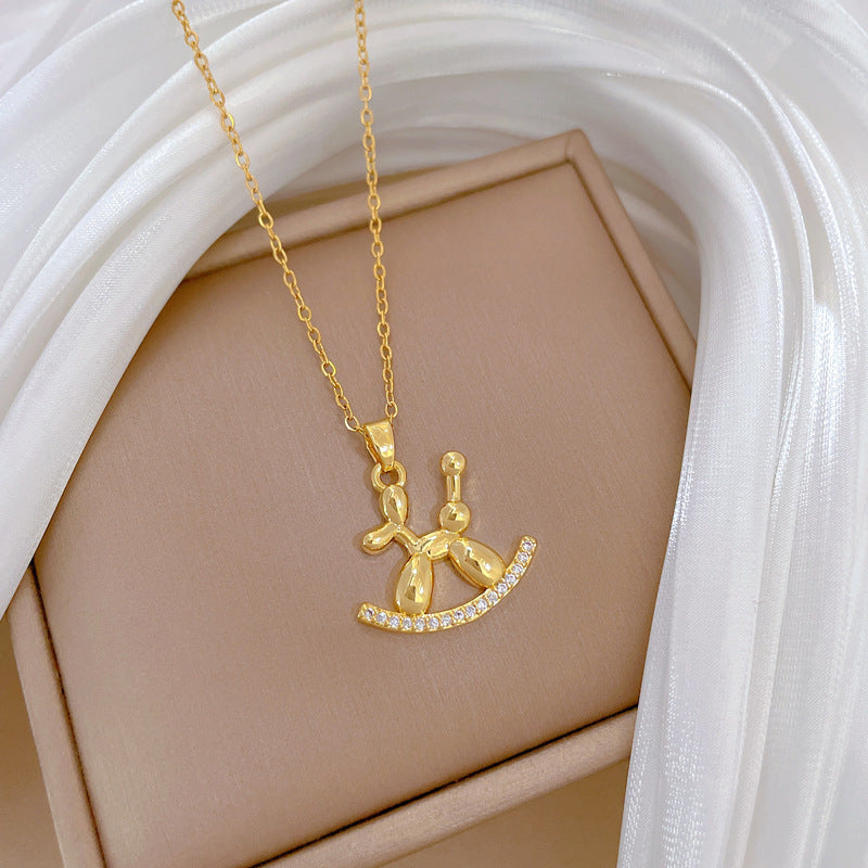 Collana con ciondolo a forma di cane geometrico in stile cartone animato in acciaio al titanio con intarsio di strass per donne e uomini, delicata catena clavicola