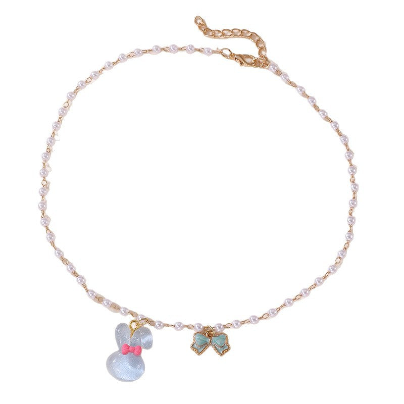 Collar con colgante de margarita minimalista para niñas con colgante de resina y diseño floral esmaltado en cadena de cuentas