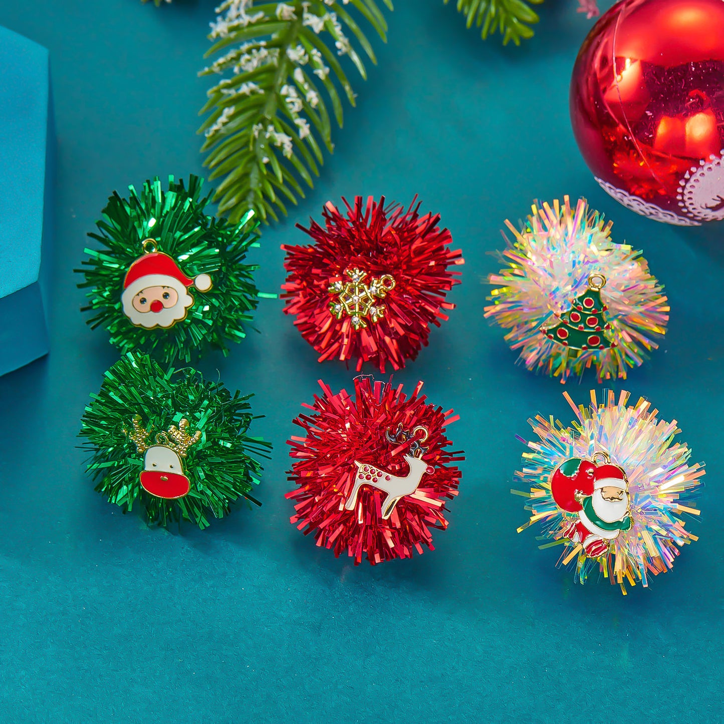 Pendientes de Navidad asimétricos con diseño de Papá Noel, alce, botas, campana y copo de nieve para mujer, de aleación chapada en oro