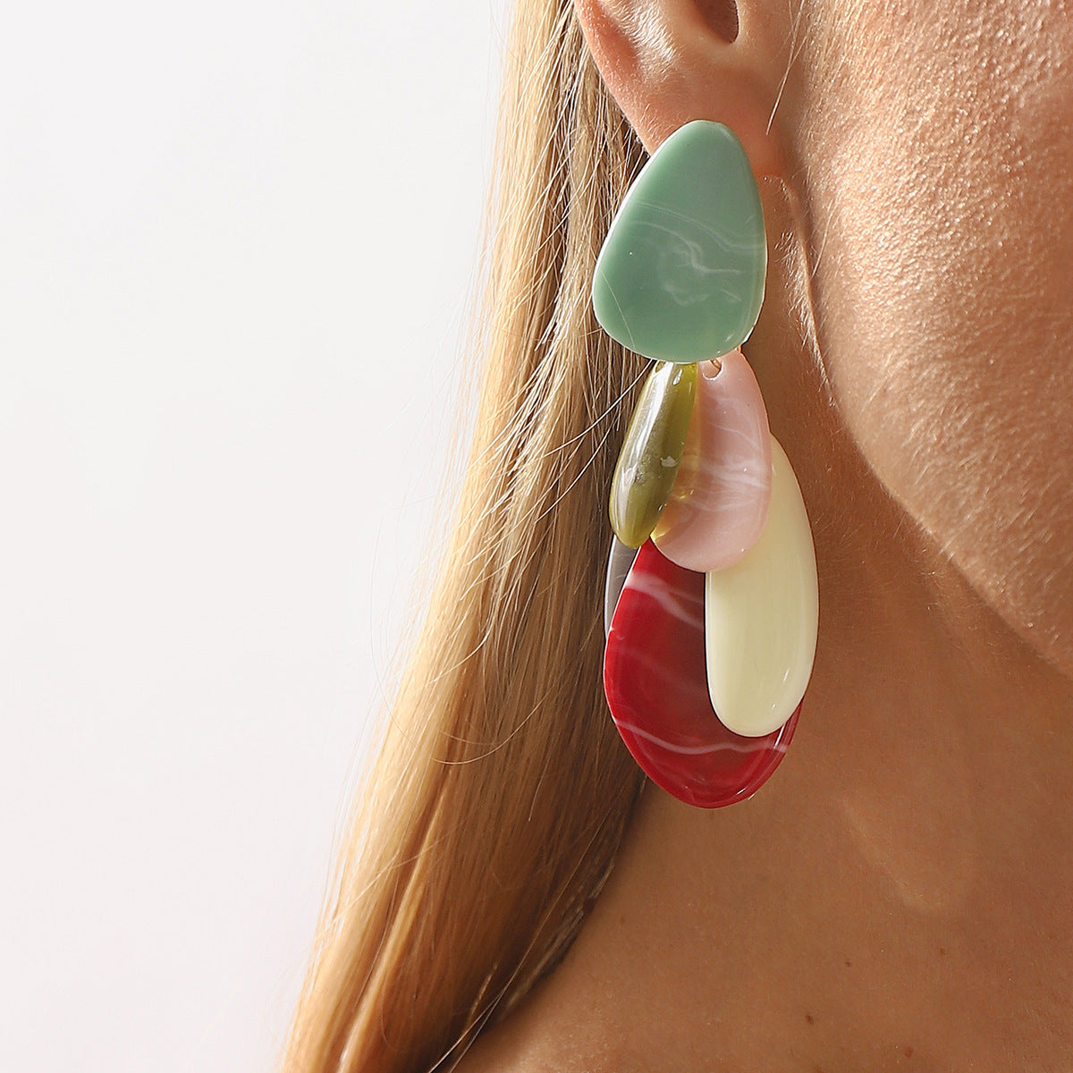 Pendientes Minimalistas Geométricos de Resina en Colores Vibrantes con Postes de Acero Galvanizado, Joyería Artística para la Moda Femenina de Inspiración Retro