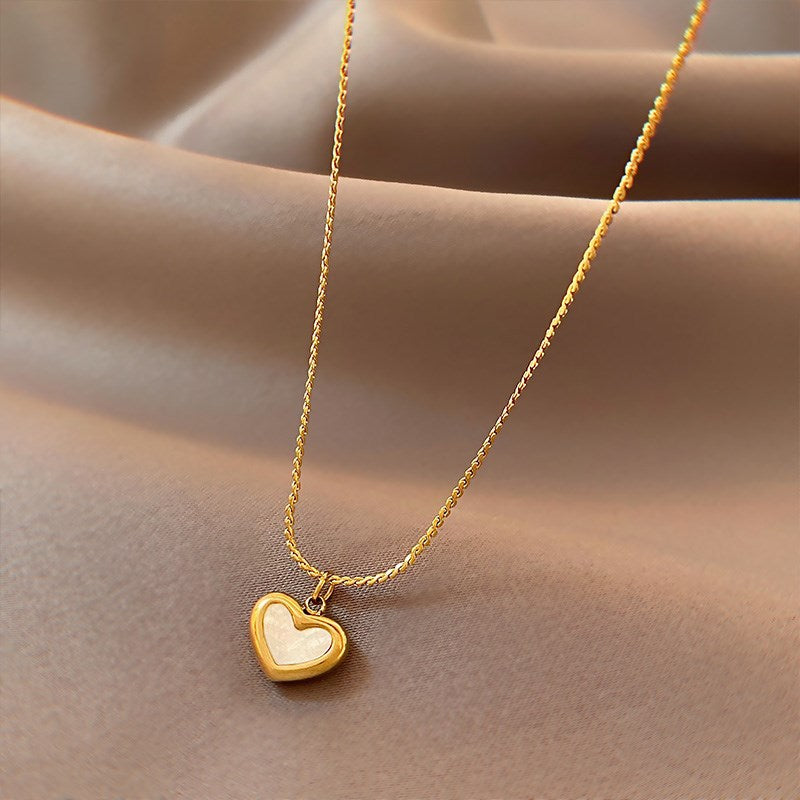 Vintage French Style Heart-Shaped Mother-of-Pearl Pendant Necklace Set in Titanium Steel with Plated Finish