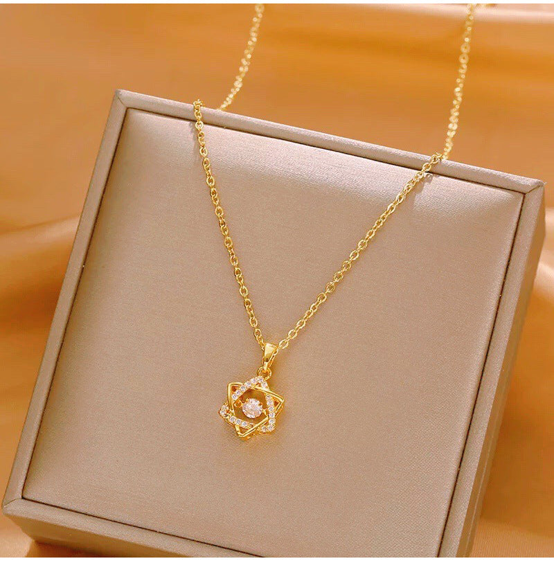 Dulce collar con colgante minimalista de acero de titanio en forma de corazón con acabado chapado para mujer