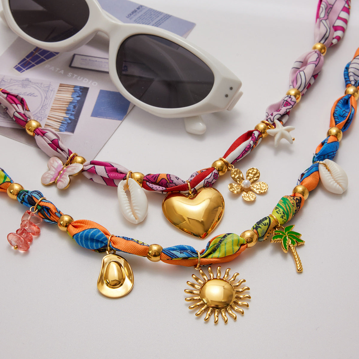 Collana con Ciondolo Sole Geometrico Minimalista in Acciaio Titanio Placcato per Donna Catena a Clavicola in Acciaio Inossidabile Accessorio Moda di Lusso