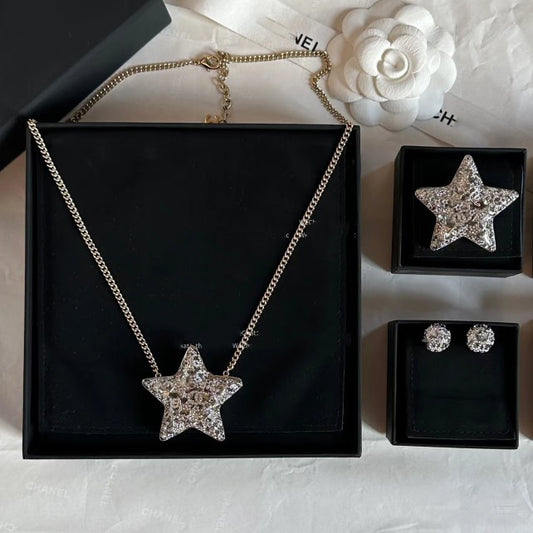 Luxury Gold Plated Brass Star Rhinestone Necklace for Unisex