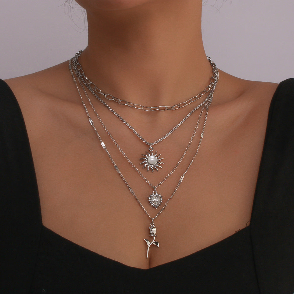 Collana Girocollo Floreale Cuore con Sole Retrò da Donna con Intarsio di Strass in Lega, Design Geometrico, Finitura Placcata