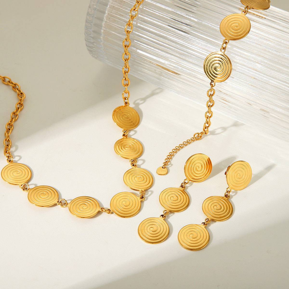Collana da donna in acciaio inossidabile con cerchio geometrico, stile Fashion Ins, placcata oro 18 carati, catena a croce