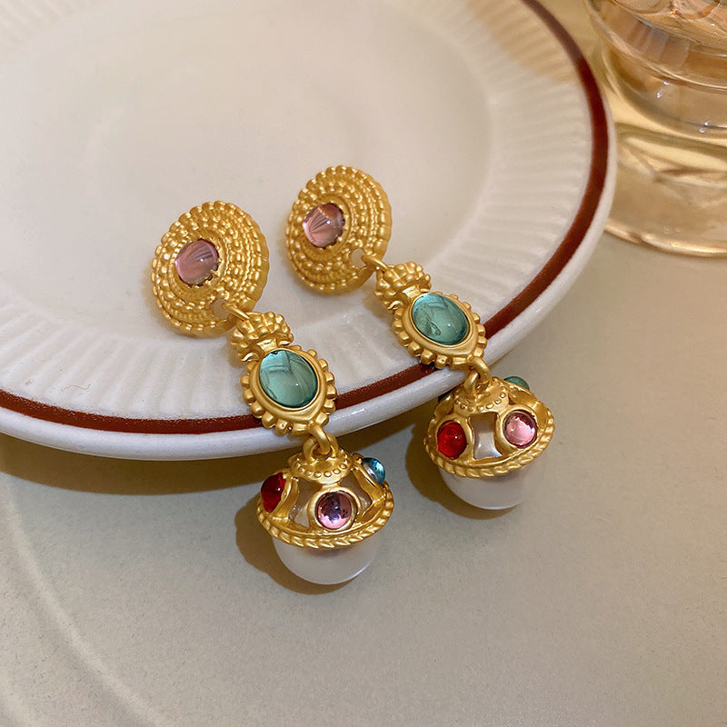 Orecchini a perno da donna con perle intarsiate e strass verdi a fantasia floreale vintage, con perni in acciaio inossidabile