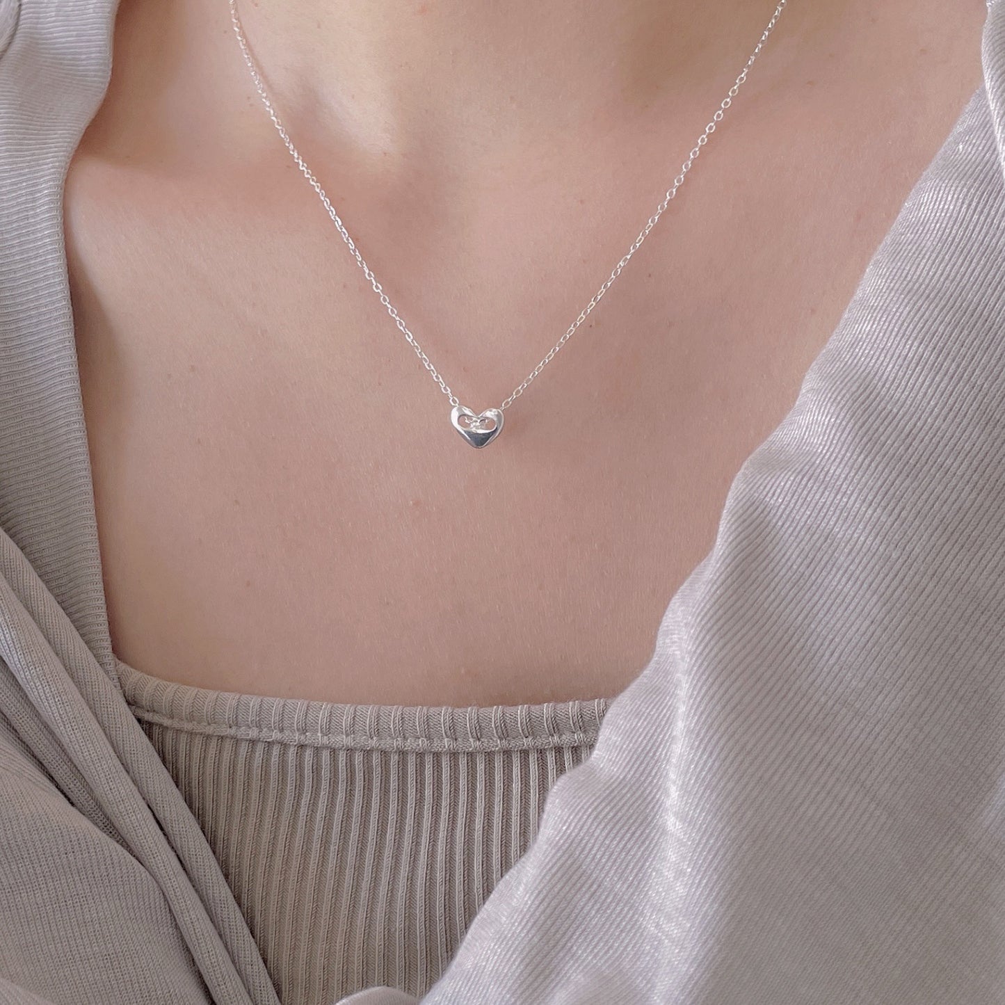 Minimalist Heart-Shaped 925 Sterling Silver Necklace with Rhodium Plating and Snake Chain for Women