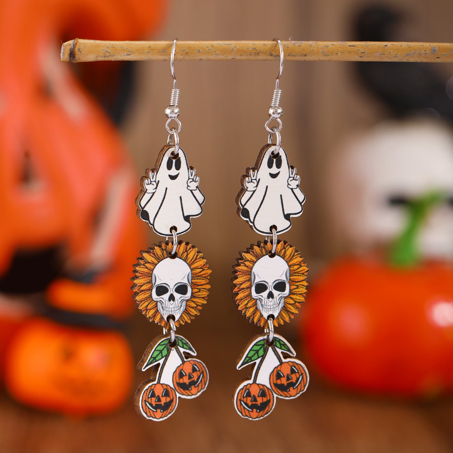 Pendientes de calavera geométrica de madera y calabaza con temática de Halloween para mujer con acabado chapado