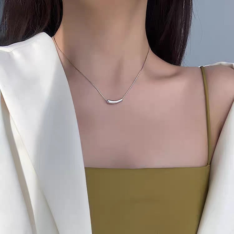 Collana Minimalista a Catena Serpentina a Doppio Strato in Acciaio al Titanio a Forma di Melanzana con Finitura Placcata da Donna