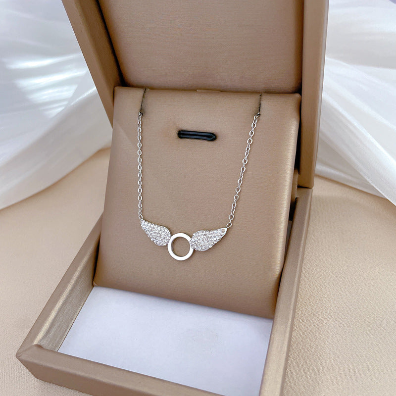 Collana in Acciaio al Titanio Placcato con Design Geometrico Minimalista e Catena Irregolare, Unisex