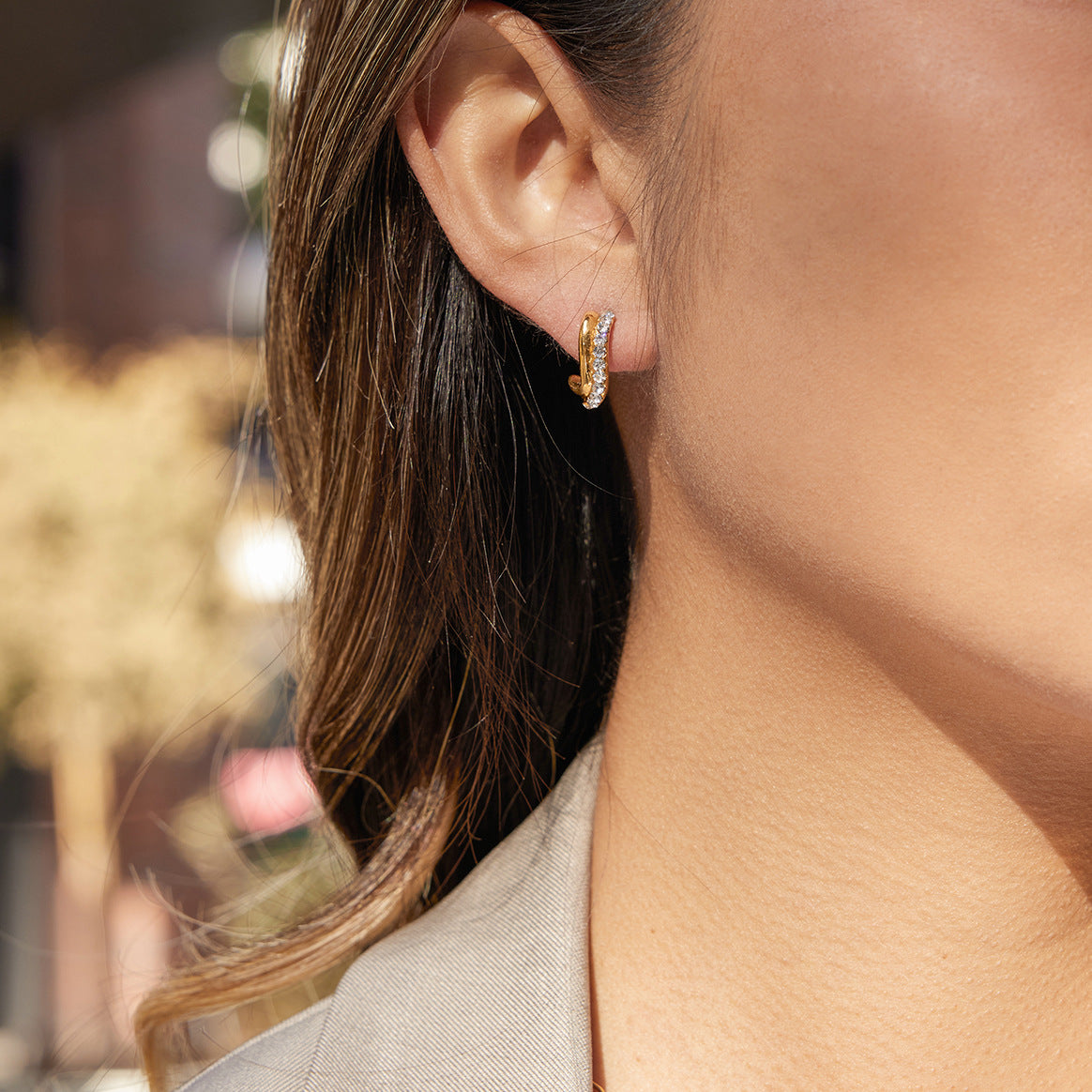 Minimalist Luxury Geometric Wave Stainless Steel PVD Gold Plated Rhinestone C-Hoop Earrings for Women