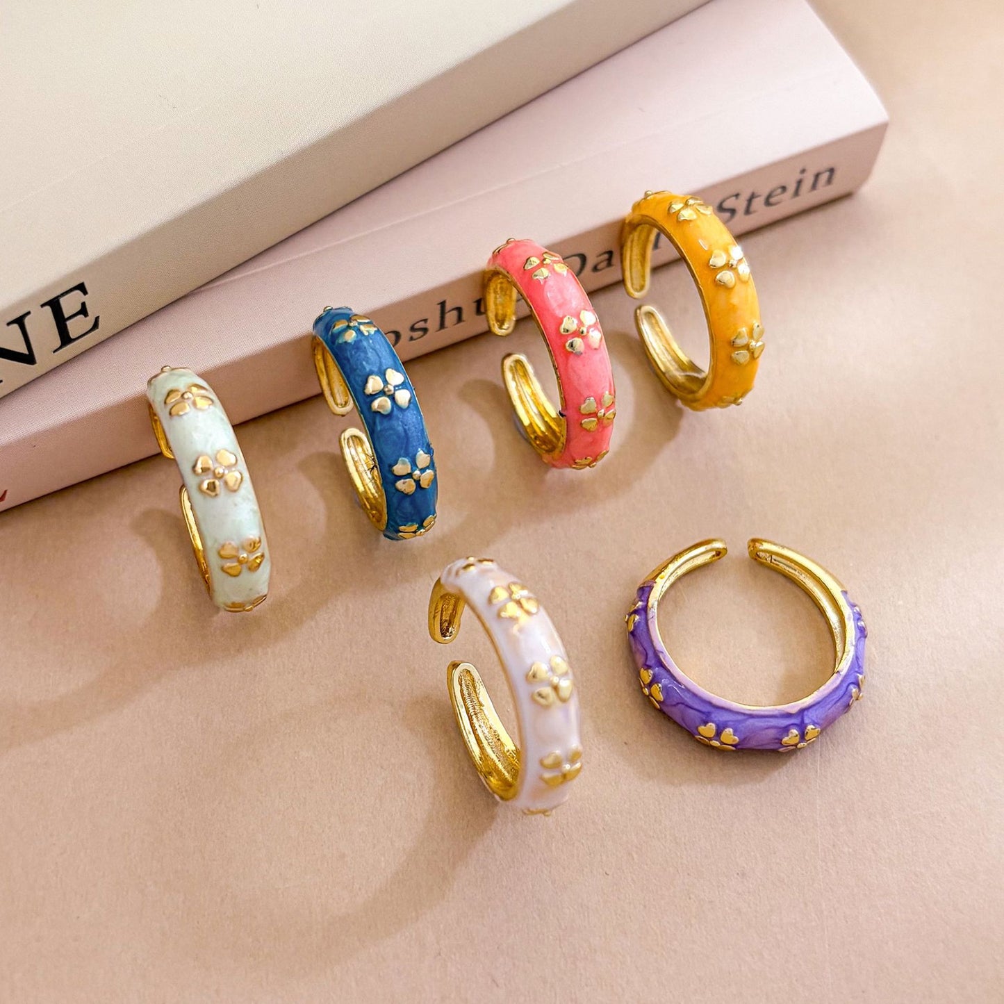 Dolce Anello Aperto Floreale Minimalista Placcato Oro in Ottone per Donne