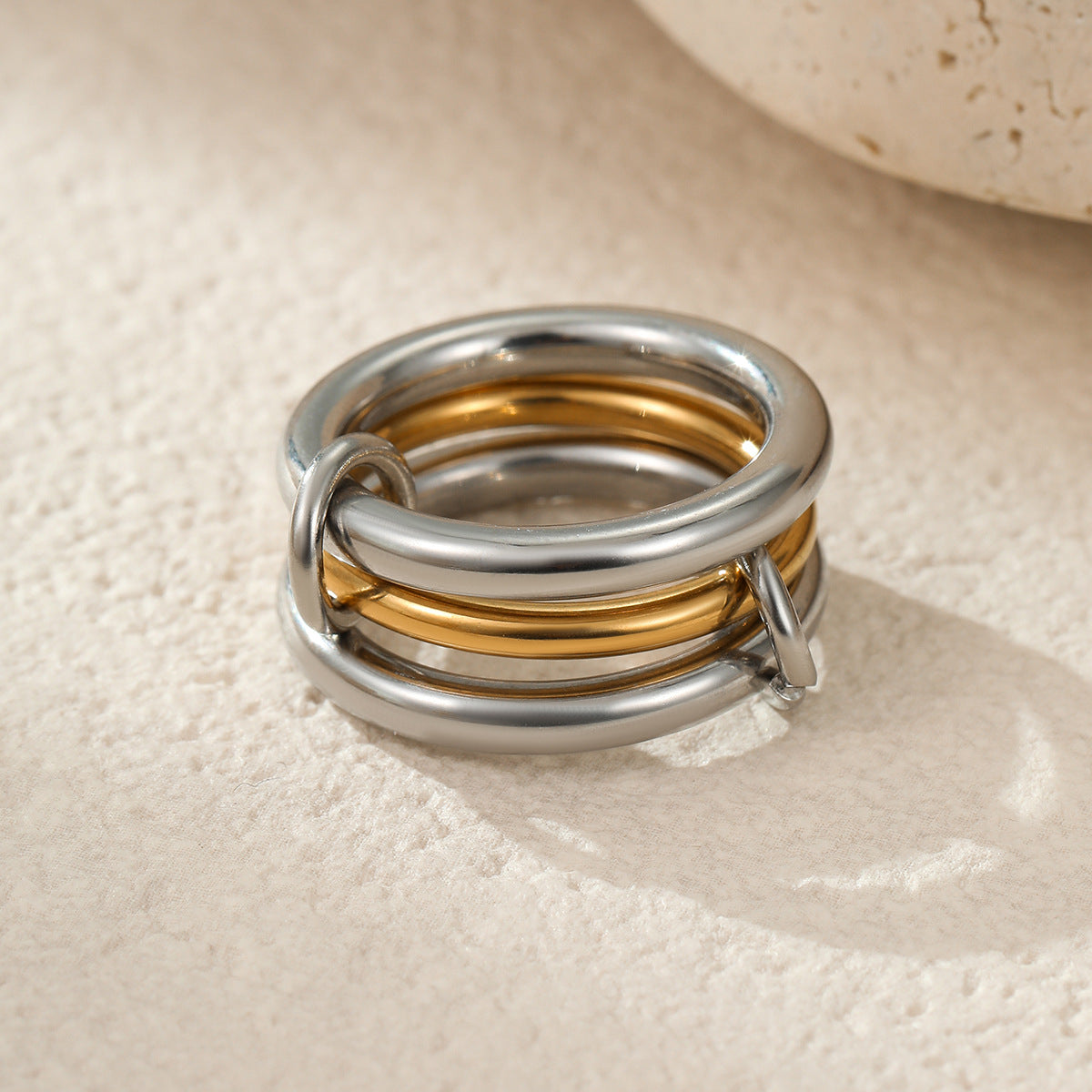 Conjunto de anillos geométricos apilables de lujo de acero inoxidable con baño de oro de 18 quilates y diseño de bloques de color para mujer