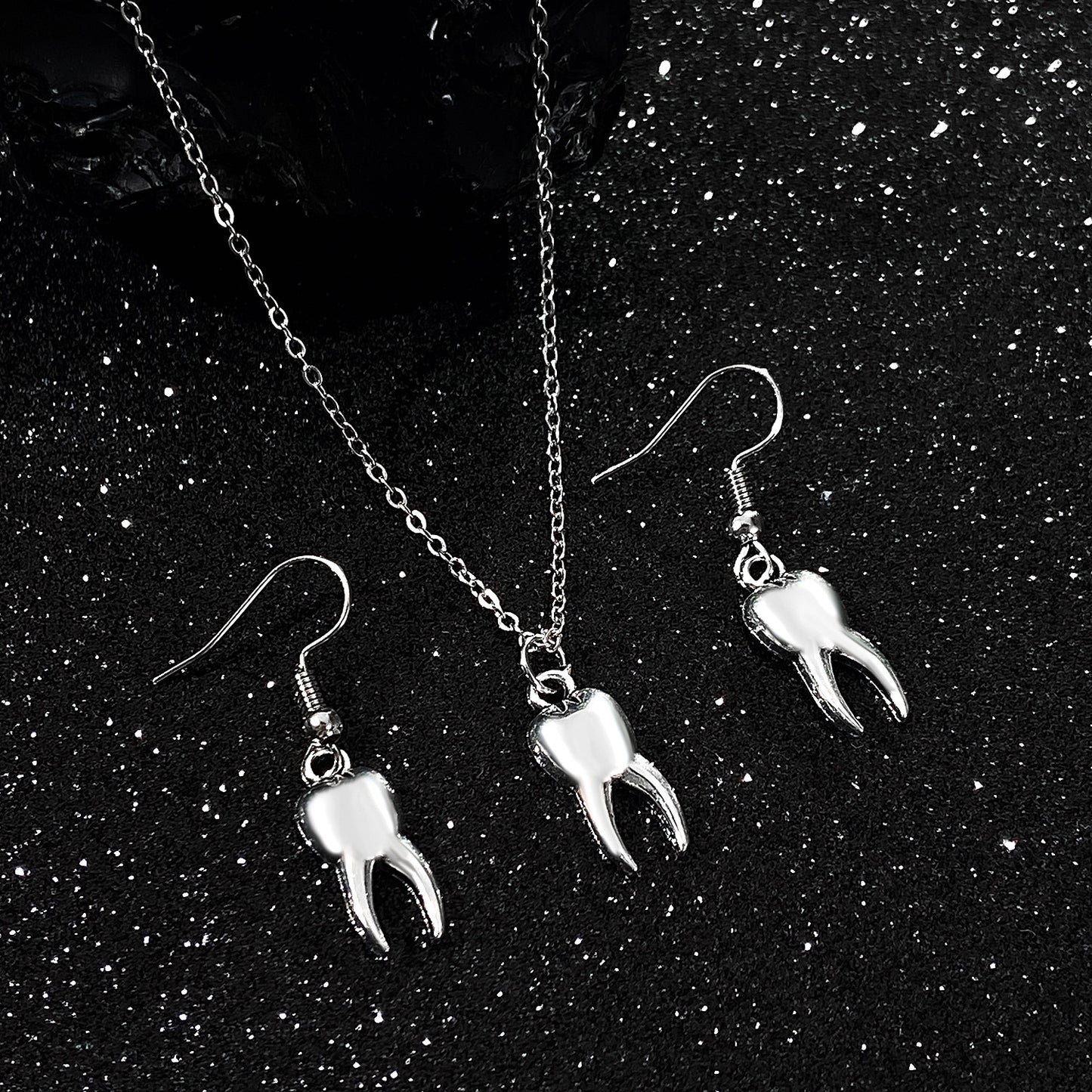 Minimalist Women's Alloy Pendant Necklace and Earrings Set with Tooth Cup Balloon Motifs Electroplated Finish
