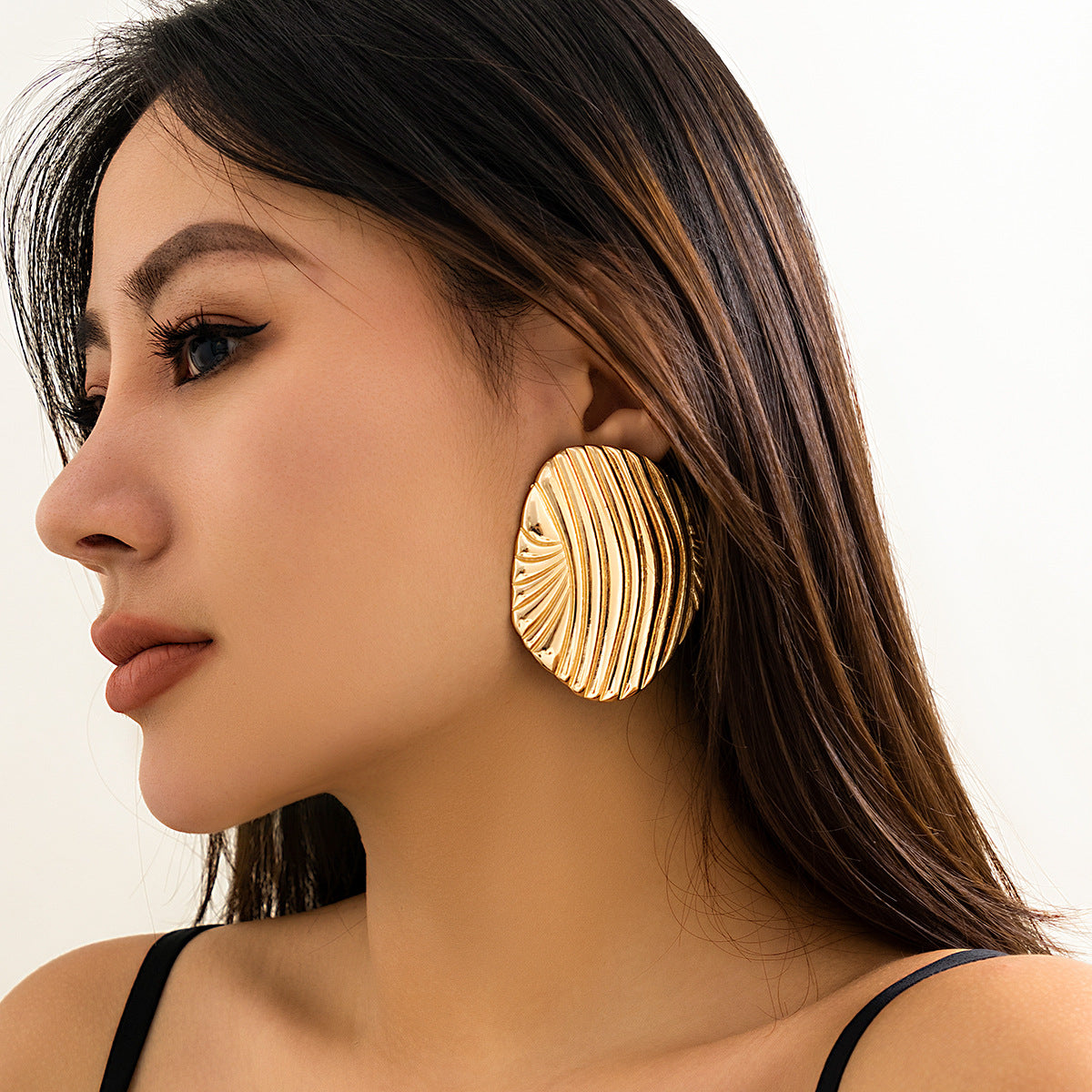Geometric Shaped Alloy Earrings with Electroplated Finish Ocean-Inspired Shell Design for Women