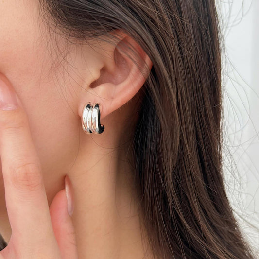 Orecchini a perno da donna a forma di arco minimalisti in argento sterling 925 con finitura placcata