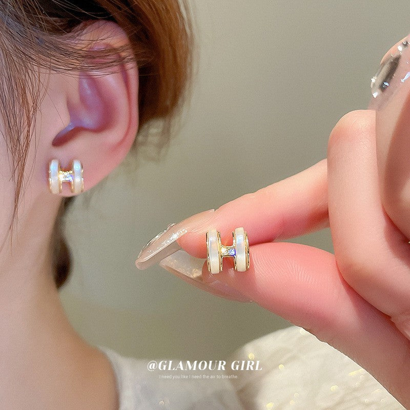 Pendientes de Flores Geométricas con Incrustaciones de Diamantes de Imitación en Cobre Bañado y Postes de Acero Inoxidable para Mujer, Joyería de Oreja de Lujo Minimalista y de Moda para el Día a Día