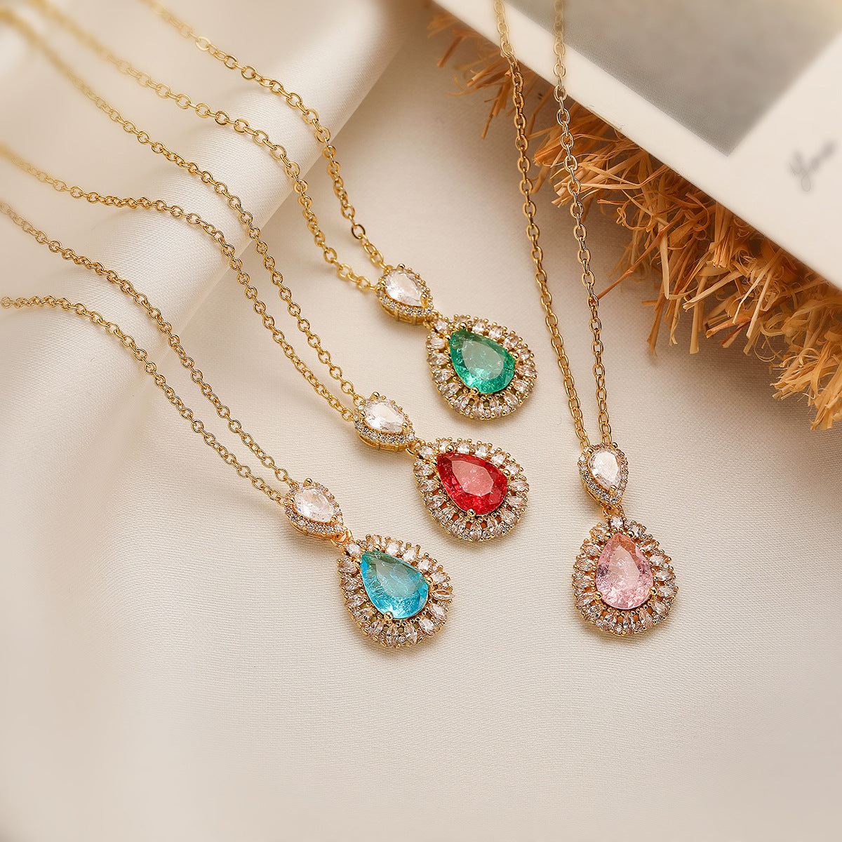 Minimalist Teardrop-Shaped Copper Necklace with 18K Gold Plating and Cubic Zirconia for Women