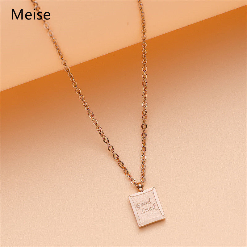 Collar de Acero Inoxidable con Colgante de Letra Tono Dorado Minimalista con Acabado Galvanizado para Mujer