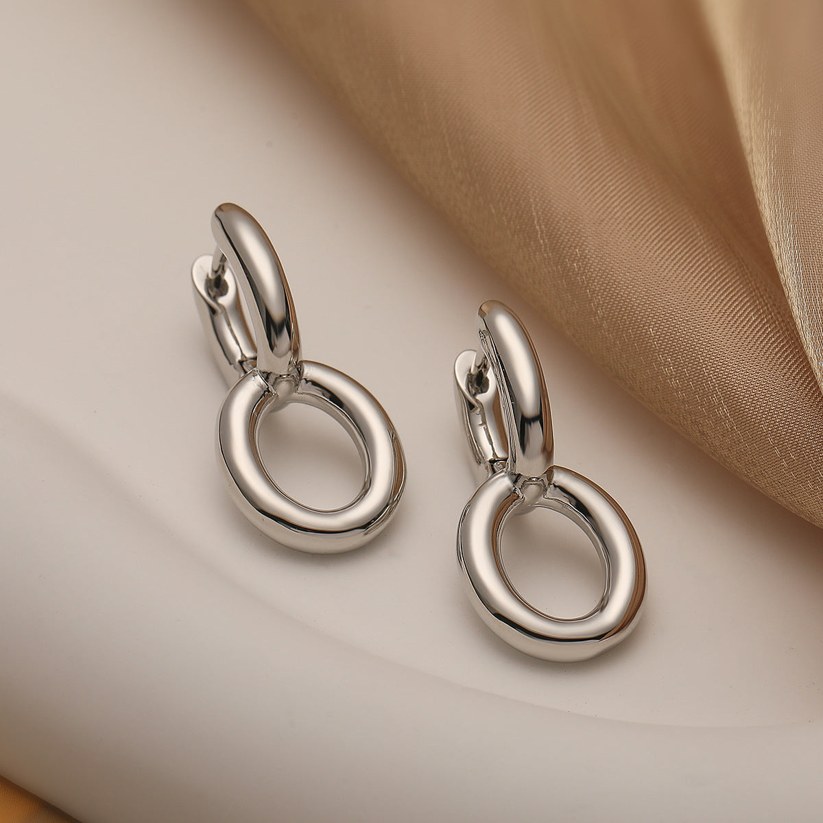 Orecchini da donna in rame placcato oro a forma di cuore, geometrici, minimalisti, con finitura liscia e lucida