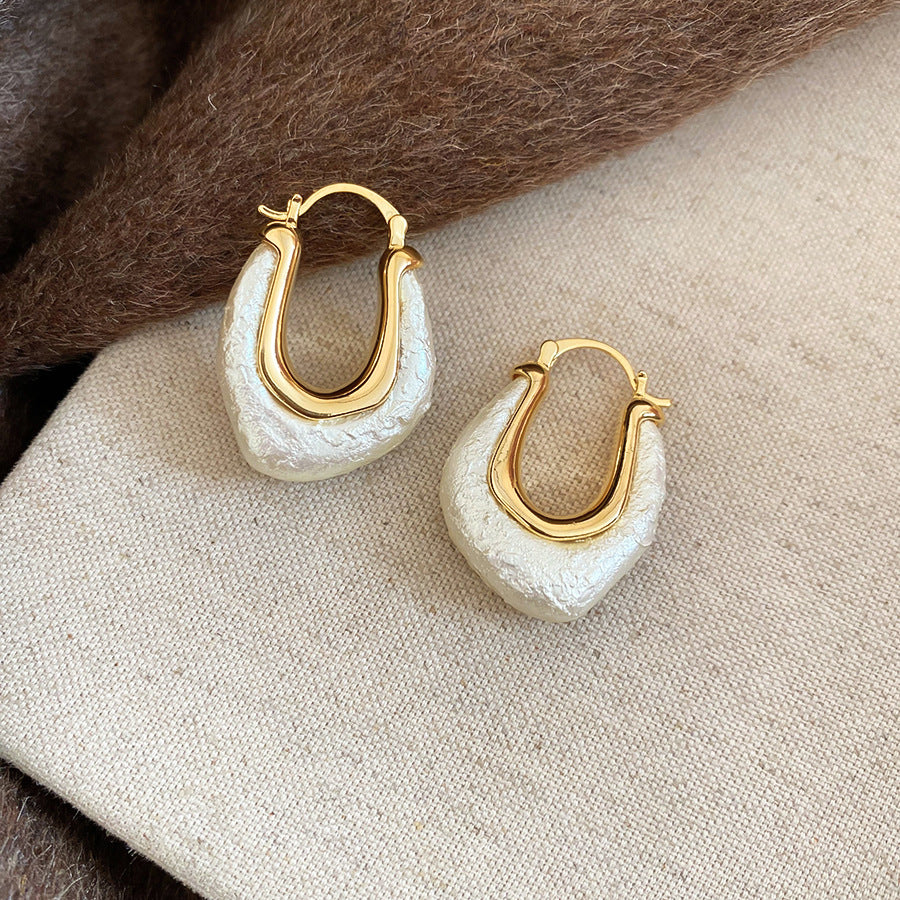 Gold Plated Geometric Pearl Stud Earrings for Women Vintage Elegant Minimalist Everyday Luxury Ear Jewelry