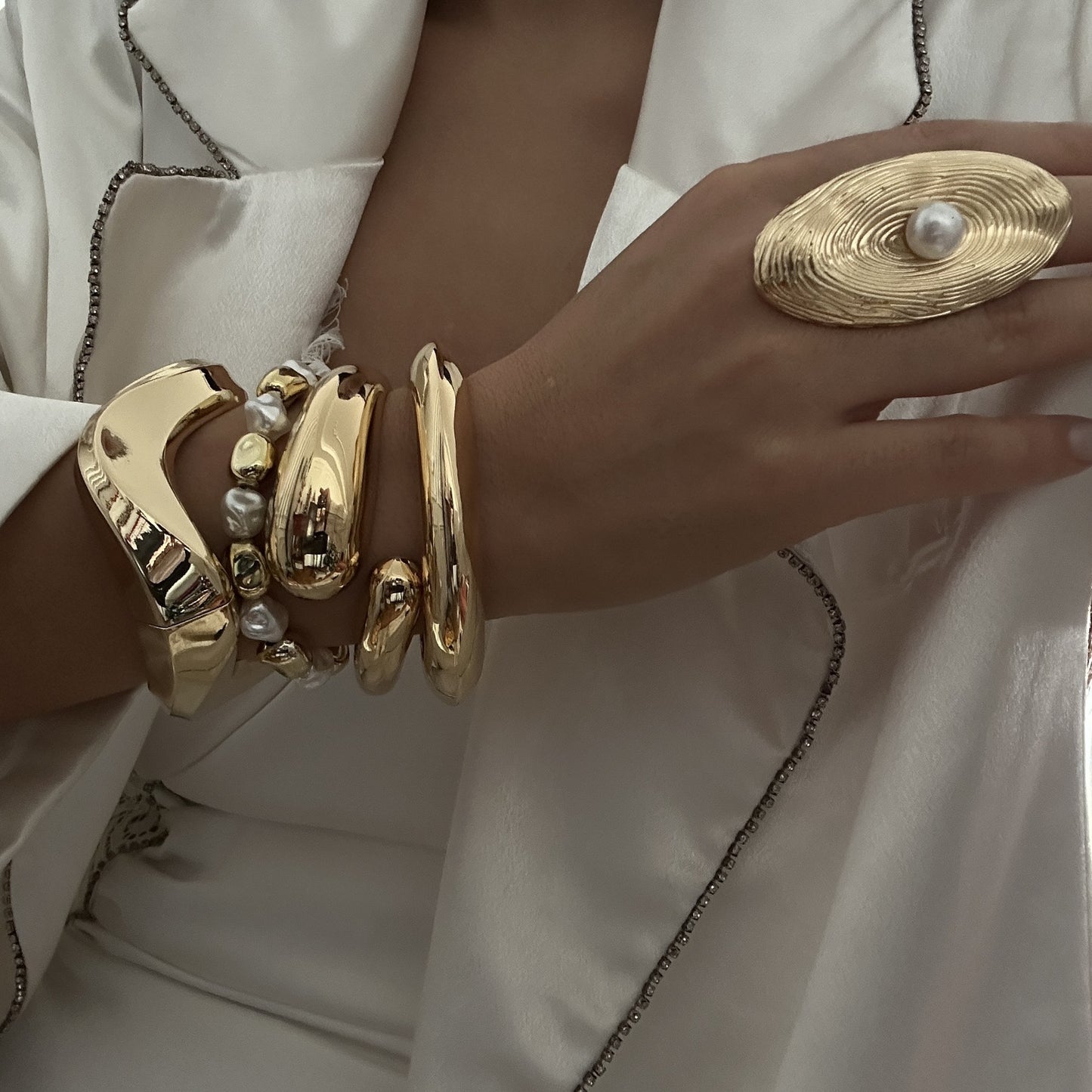 Fashion Geometric Teardrop Hollow Wrap Alloy Plated Cuff Bracelet and Ring Set