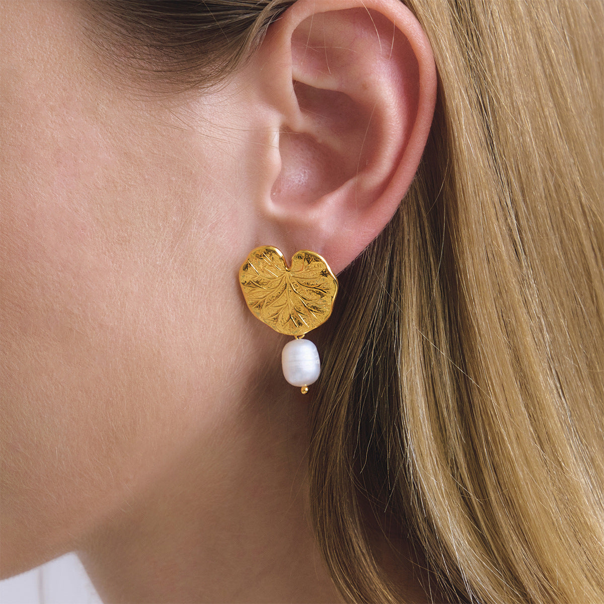 Elegant Geometric Freshwater Pearl Stainless Steel Earrings PVD Plated Floral Design for Women