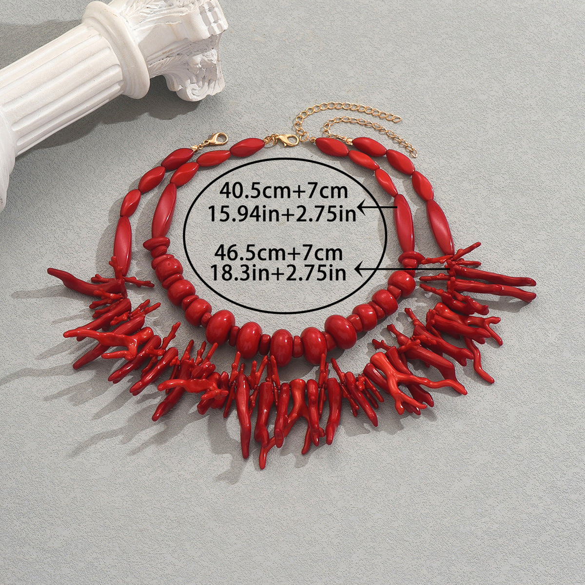 Parure di Collana Lunga Geometrica di Tendenza per Donna con Ciondolo in Resina a Forma di Corallo e Dettagli in Lega Galvanizzata