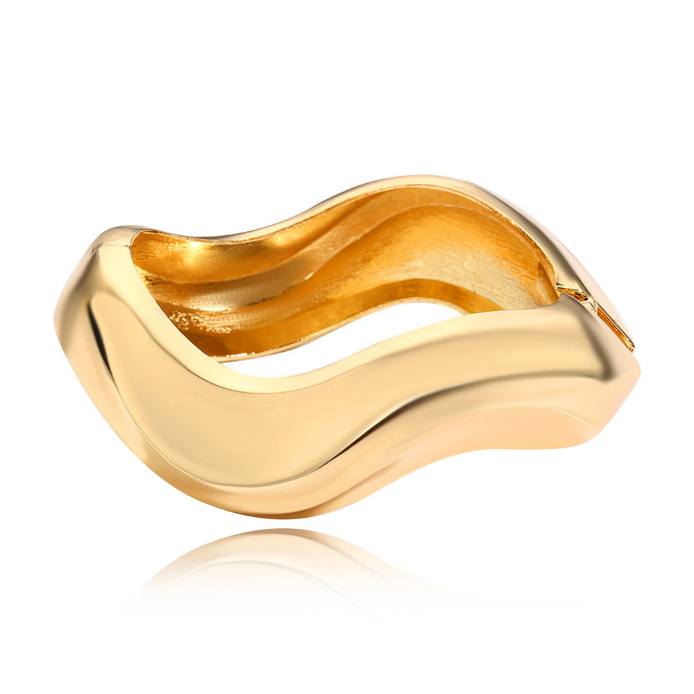 Exaggerated Geometric Teardrop Plated Alloy Bangle
