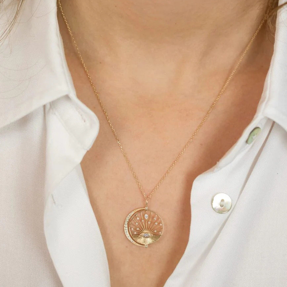 Collana con ciondolo geometrico in acciaio inossidabile placcato da donna con intarsio in strass, catena minimalista per clavicola