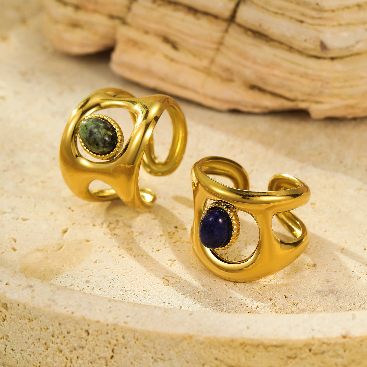 Anillo abierto de acero inoxidable con forma geométrica irregular y diseño calado estilo francés vintage para mujer con acabado chapado